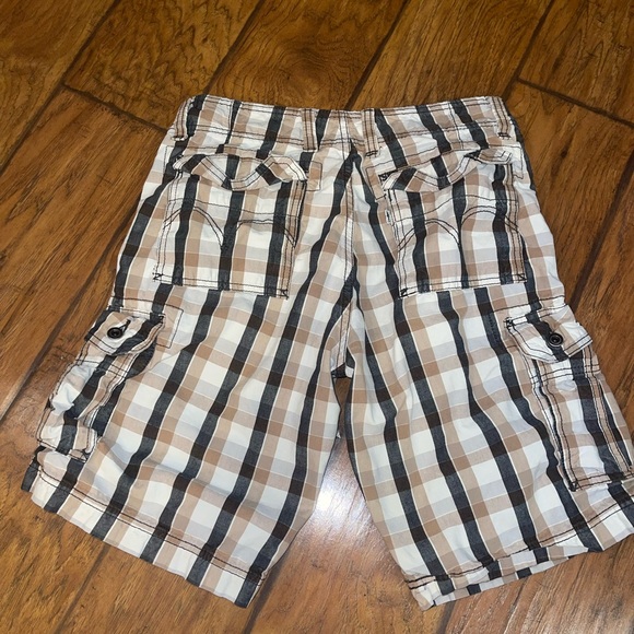 Levi's White and Black Cargo Shorts for Casual Comfort mens 30 - Picture 2 of 4